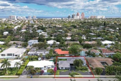 Blue Sky’s prime location is just 1.3 miles from the beach and close to restaurants, shops, and entertainment.